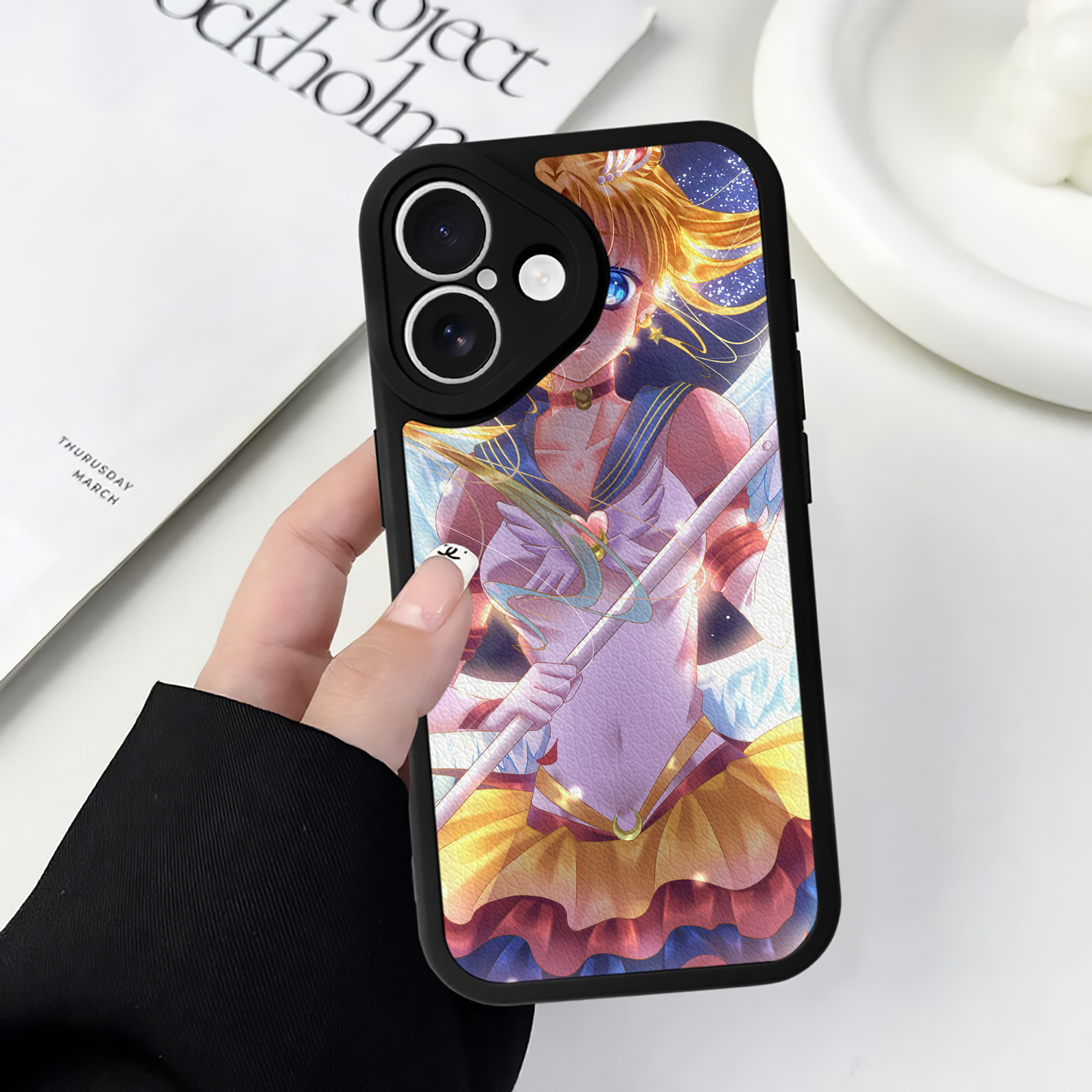 （画像用） 美少女戦士セーラームーン Sailor Moon 【iPhone 16シリーズ対応】シリコンスマホケース（レザー調） 材質：シリコン